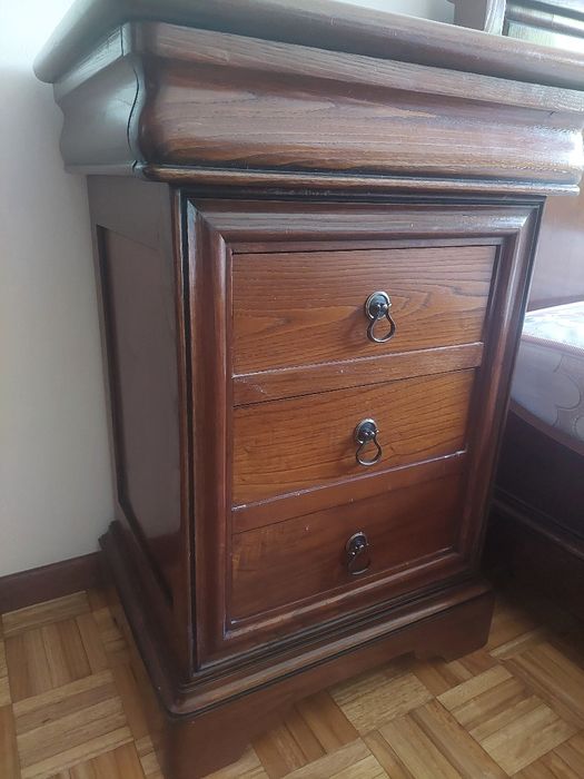 Mesas de cabeceira em Carvalho