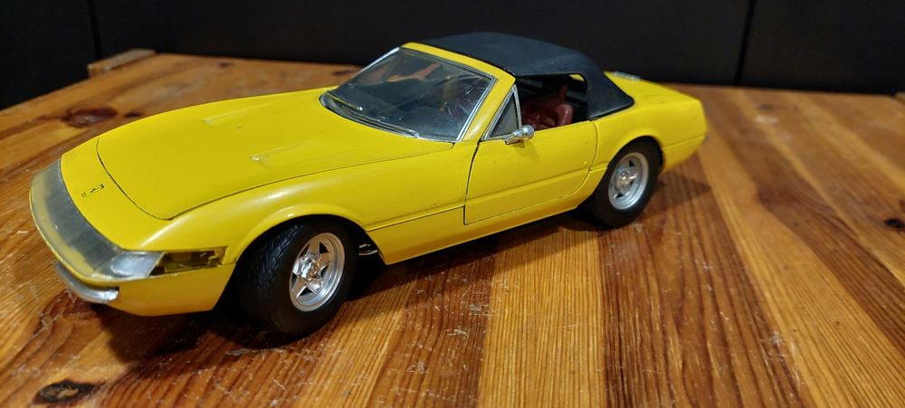 Model 1:18 Ferrari 365 GTS Solido