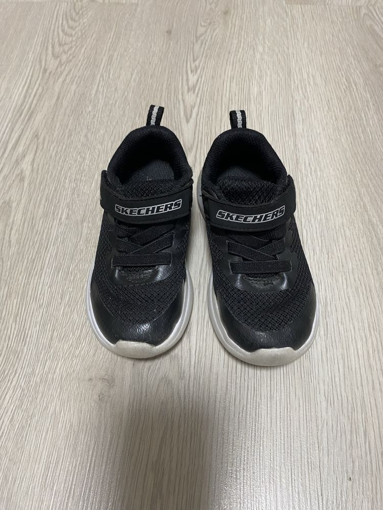 Кросівки Skechers  чорні 25 р. 16 см