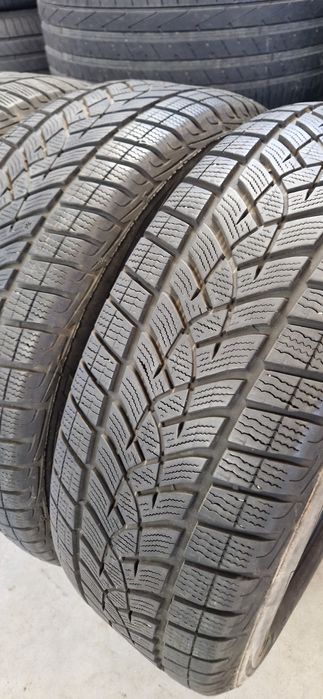 Резина 235 60 18 Goodyear зима шины зимние з Німеччини