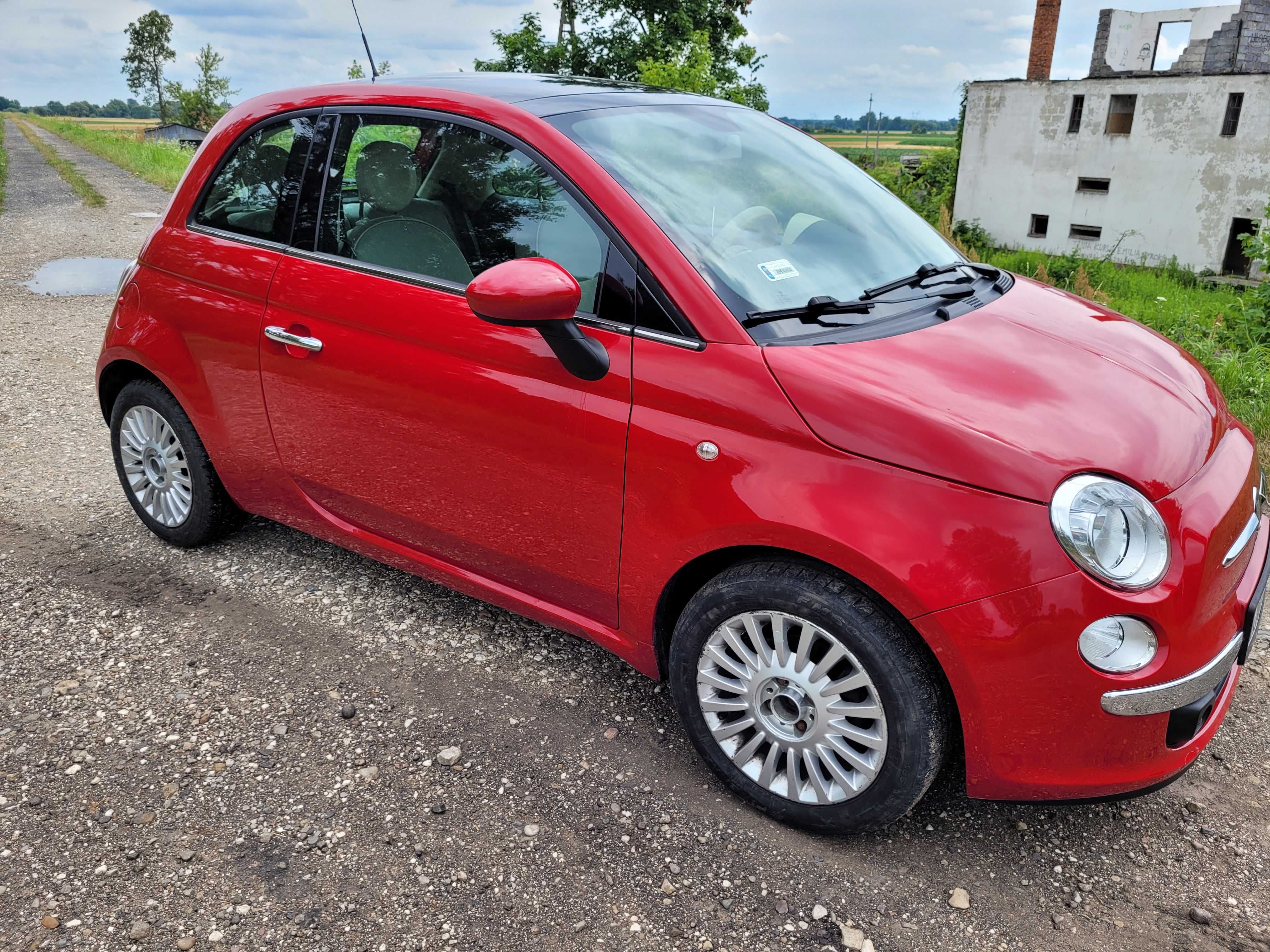 FIAT 500 z szyberdachem bogata wersja 2008 silnik 1.2 dokładam opony