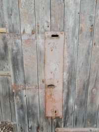 Drzwi garazowe drewniane