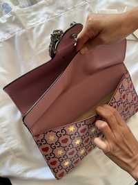 À venda Bolsa de ombro média Gucci Dia dos Namorados Dionysus nova