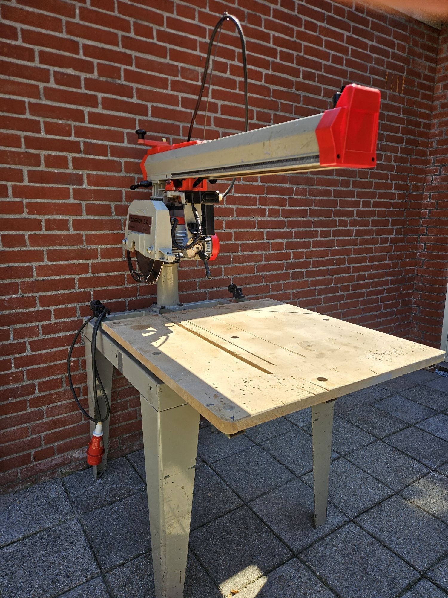 Omga Radial Piła Radialna/Ukośnica Dewalt