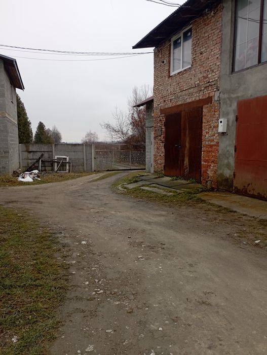 Гараж Двоповерховий