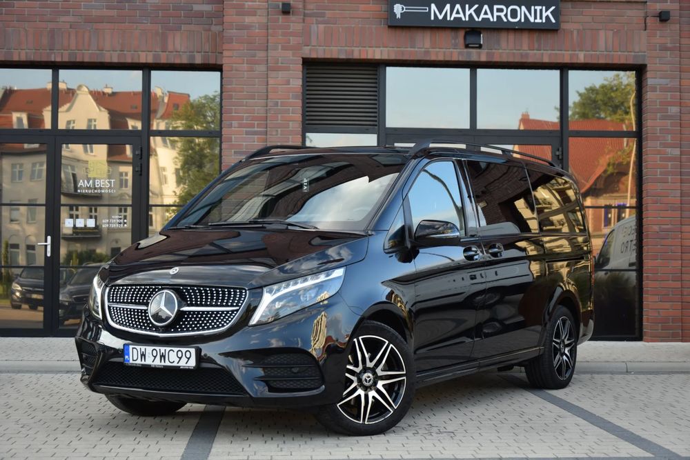 Mercedes-Benz Klasa V V300d 4Matic Avangarde-AMG Dlugi z Hakiem 7 Miejsc Gwar. do 08.2026r