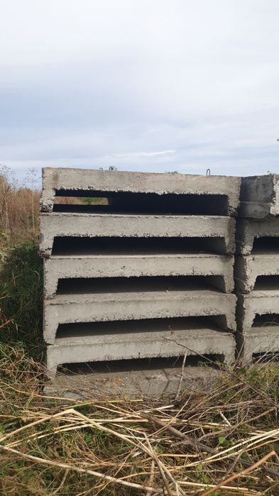 Продам плити залізо бетонні пешки
Розмір :6.0-1.5 
18 штук стан новий