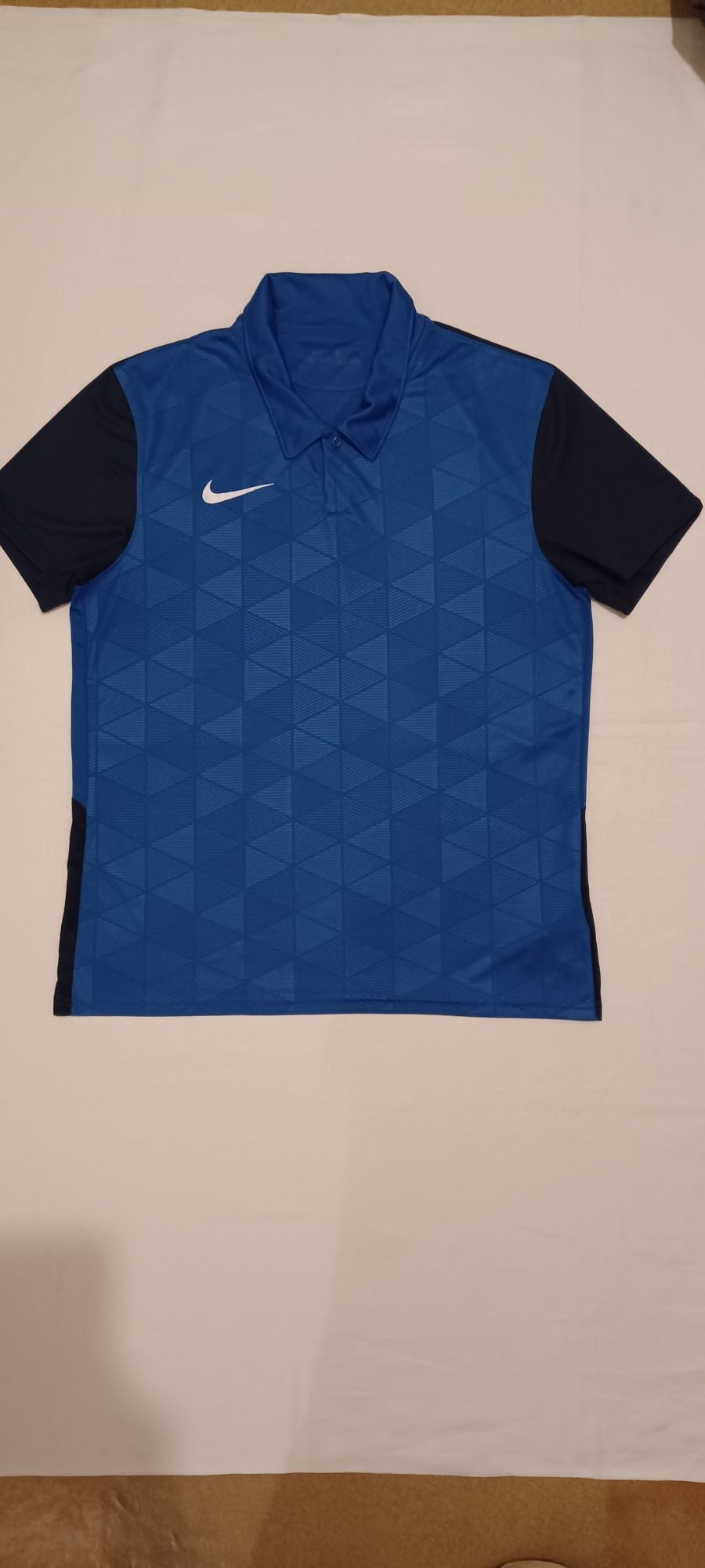 Спортивная футболка DRI- FIT Nike