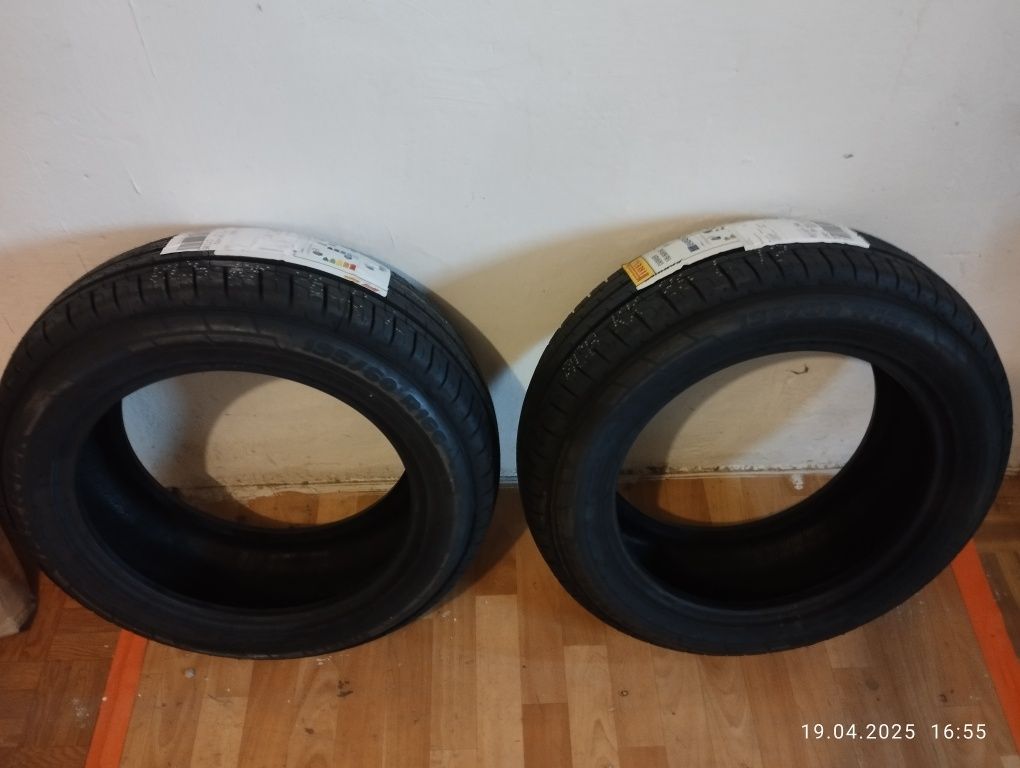 2x Pirelli Carrier 195/60R16 99T C