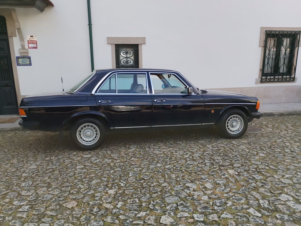 Mercedes w123 300d limousine