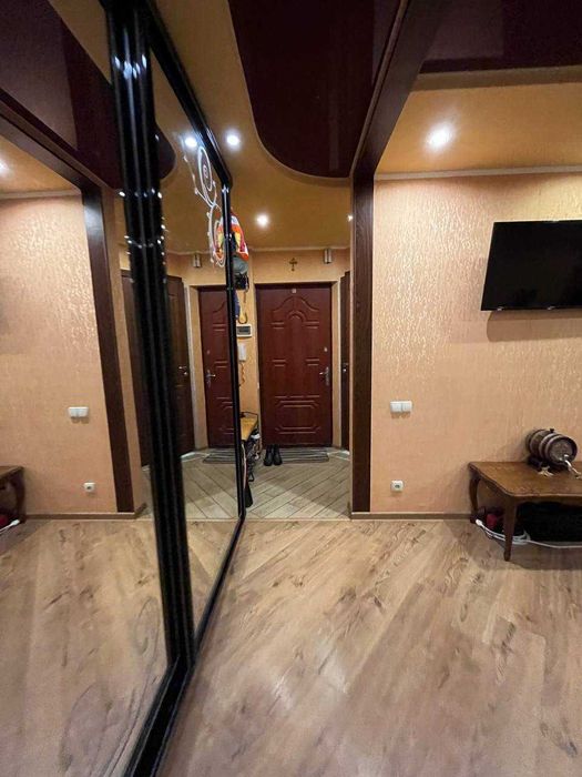 Квартира с ремонтом, ул. Гвардейцев Широнинцев 59, метро Студенческая