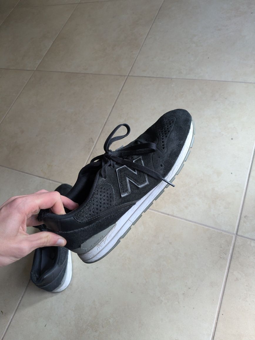 New Balance 996 Pretas e Cinza