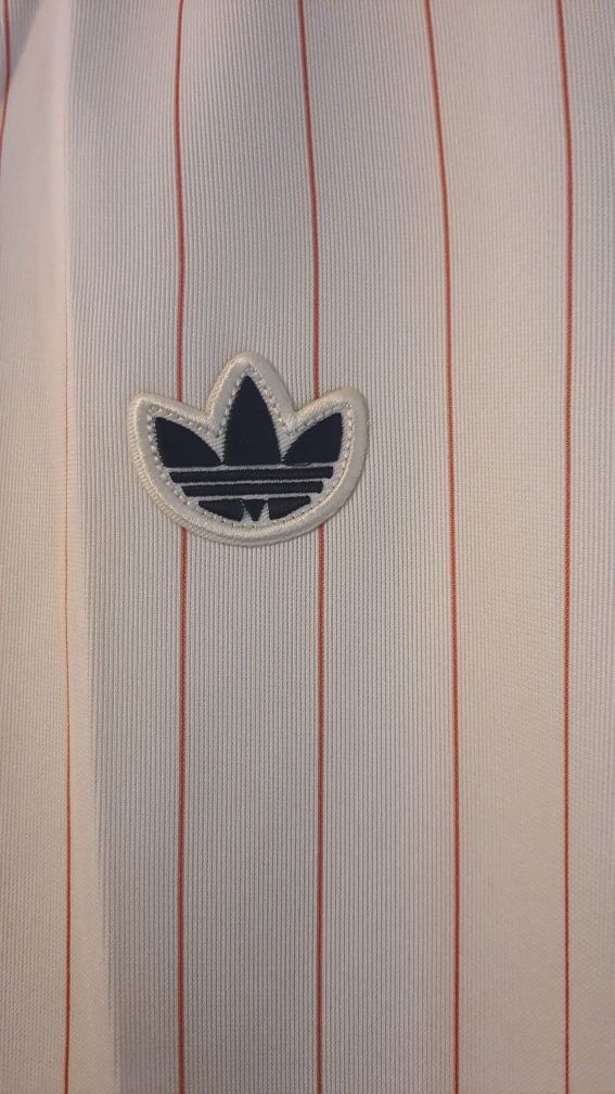 T-shirt Benfica 

Vários tamanhos

Novo e para entrega imediat