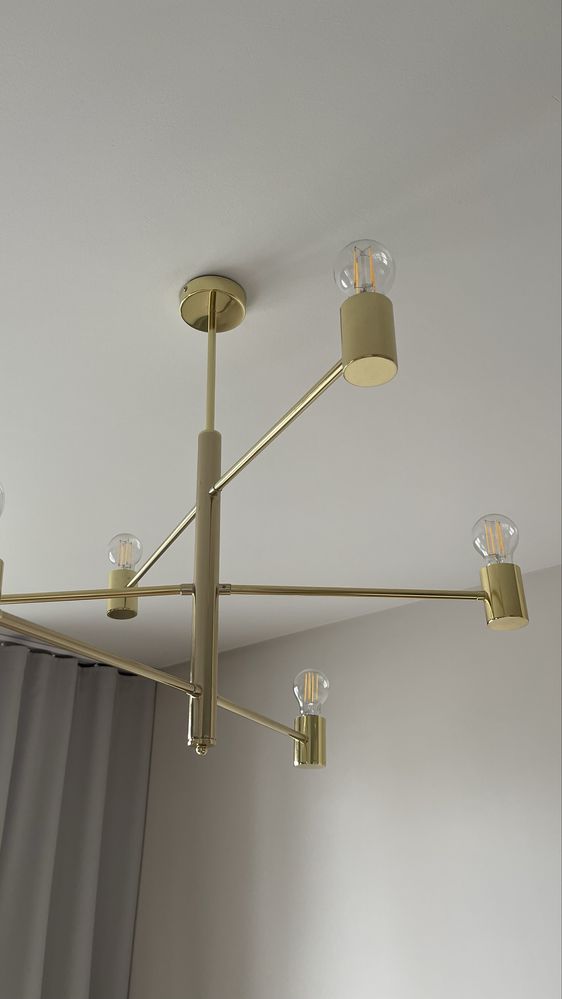 Złota lampa sufitowa / żyrandol