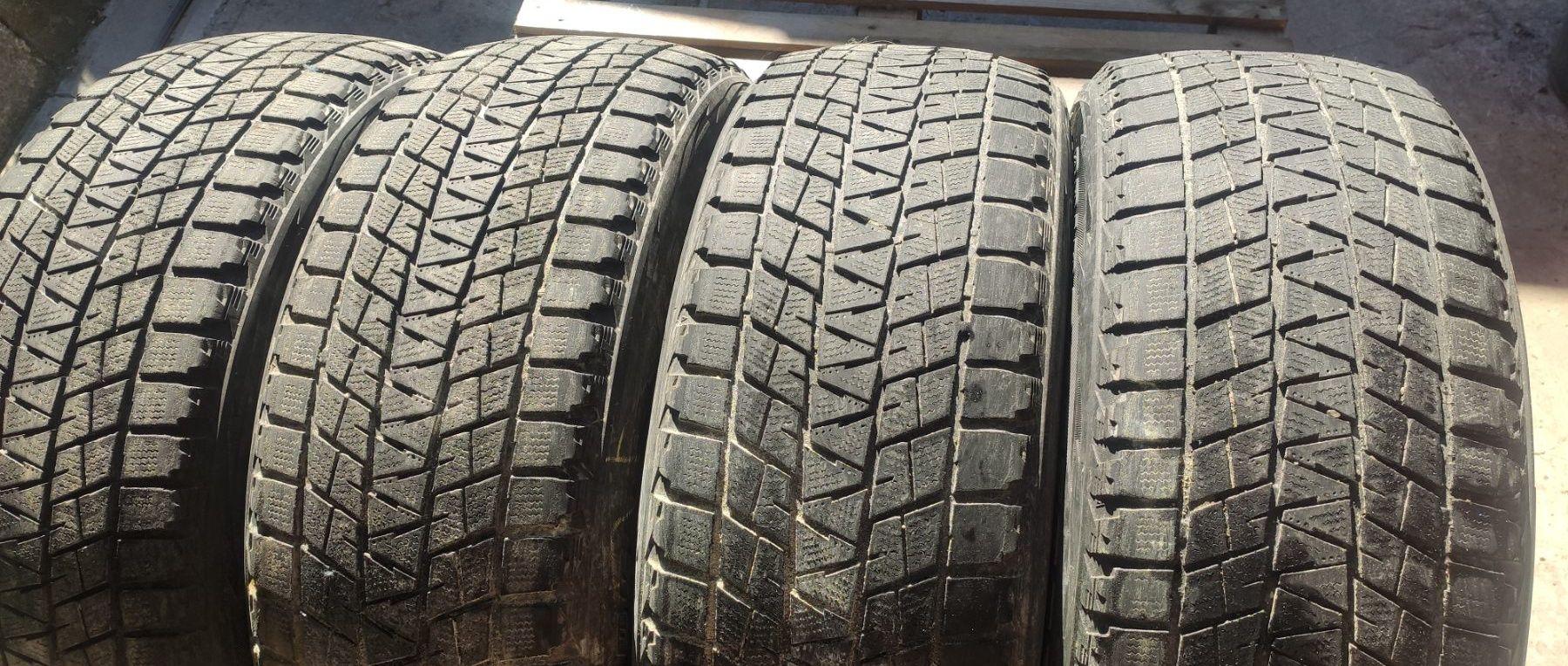 Bridgestone Blizzak DM-V1 255/55 R20 4шт.