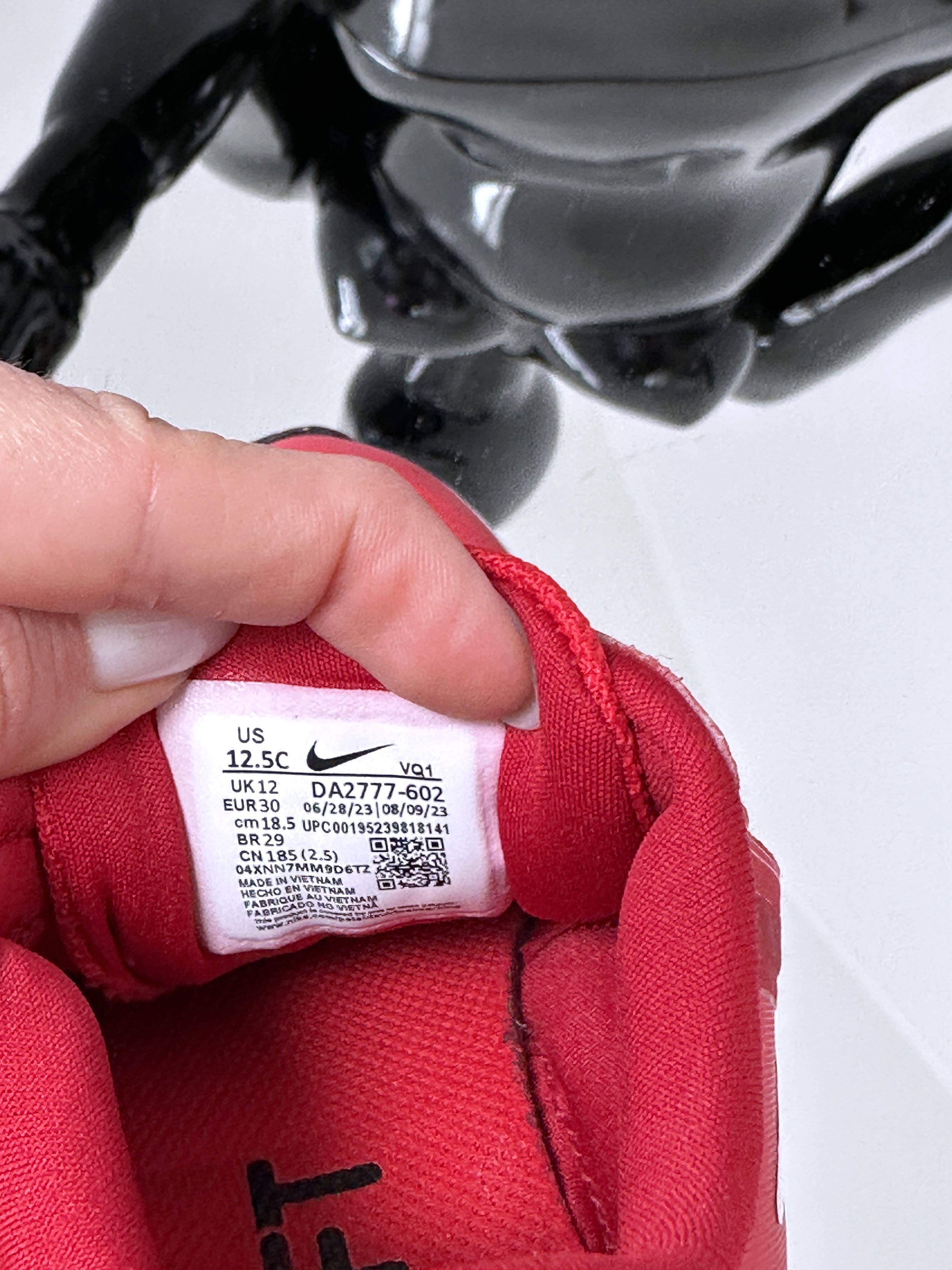 Легкие мягкие кроссовки на липучках Nike