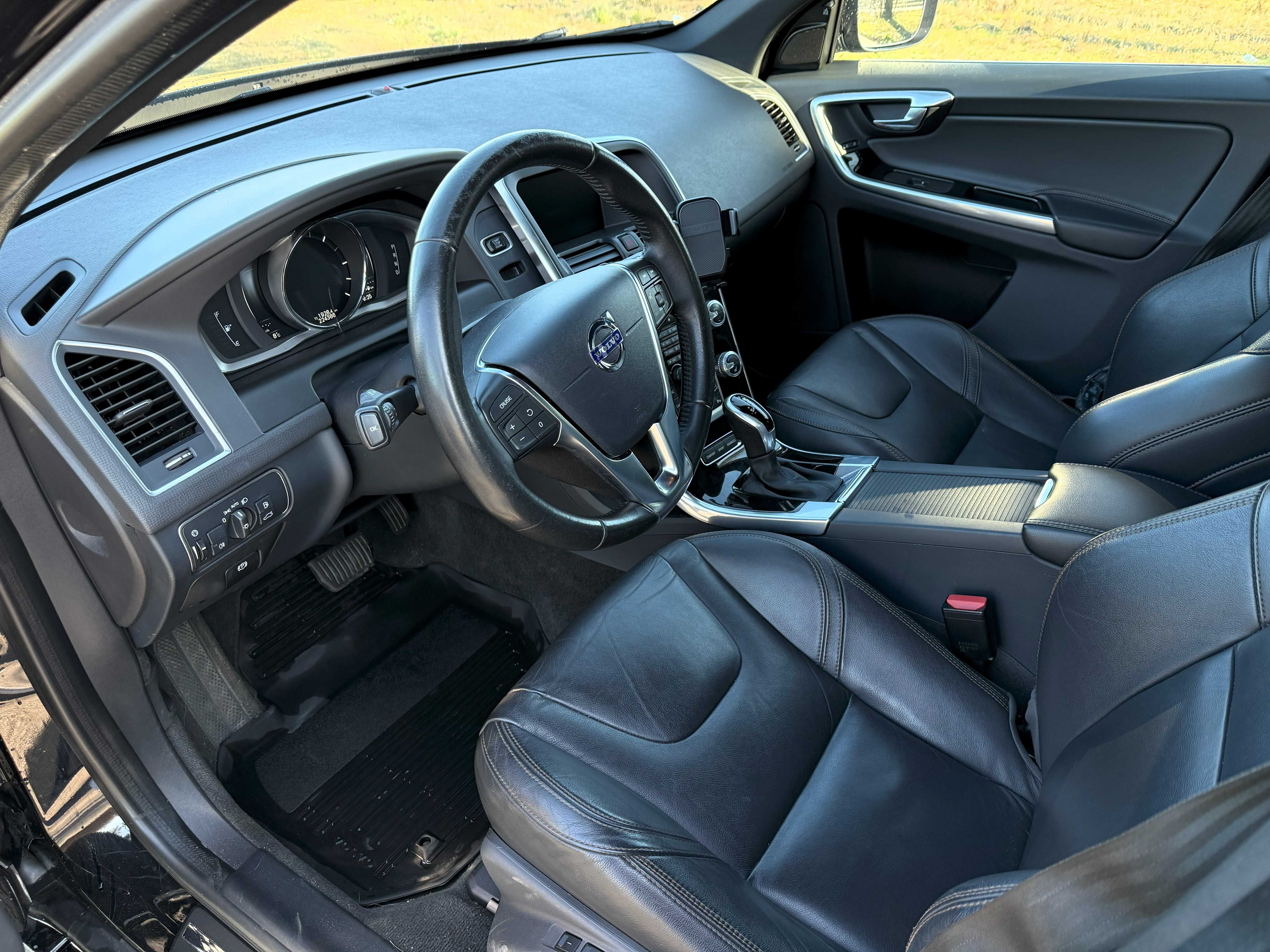 Volvo XC60 2.4 D5 AWD SUMMUM | Automat | 2017 | Bogate Wyposażenie