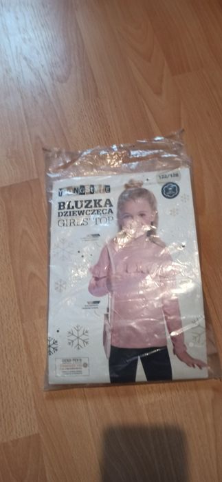 Bluzka dziewczęca z falbanką