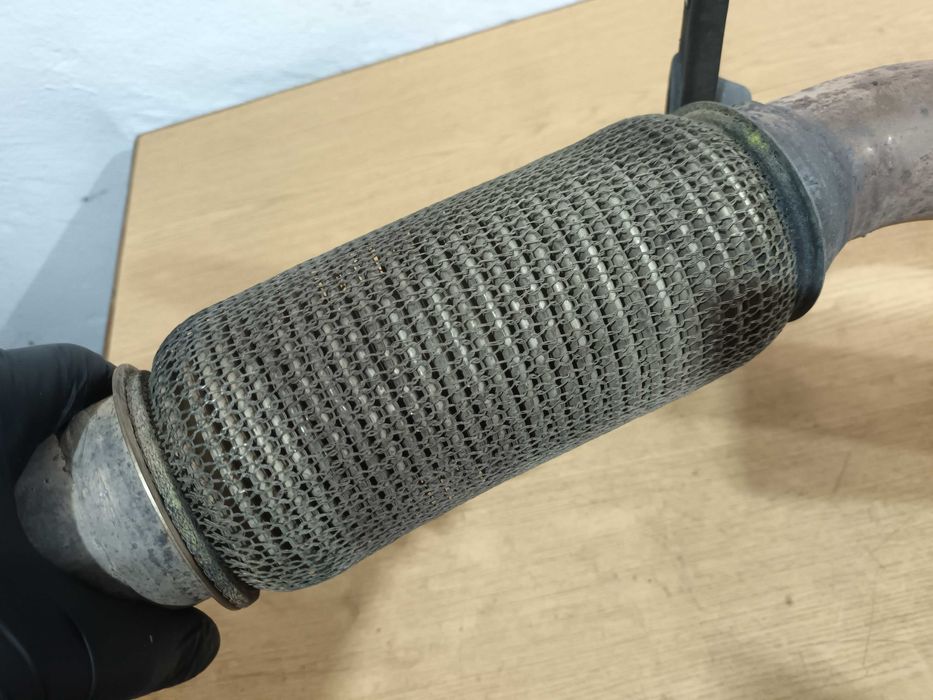 Rura katalizatora kolektora łącznik przepustnica nastawnik Passat B8