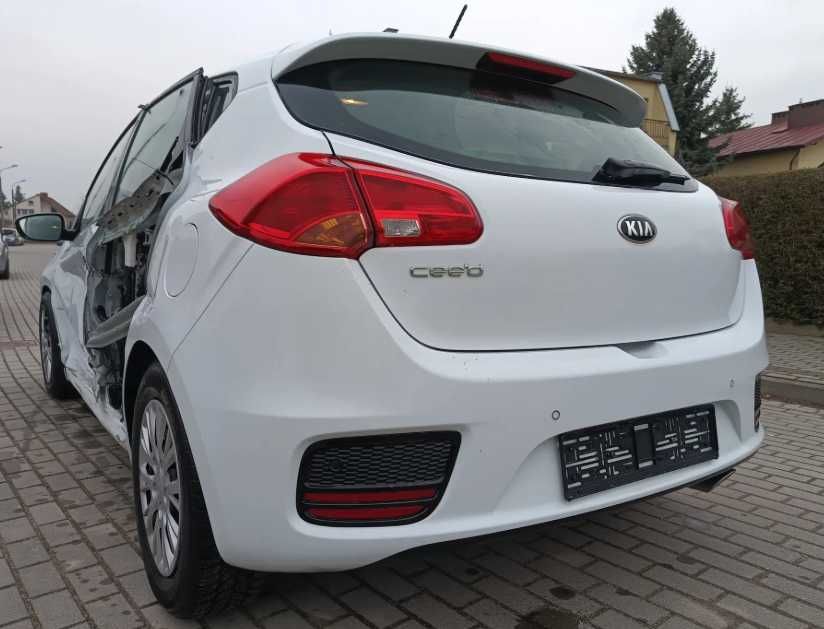 Бампер передній Kia Ceed розборка Kia Ceed