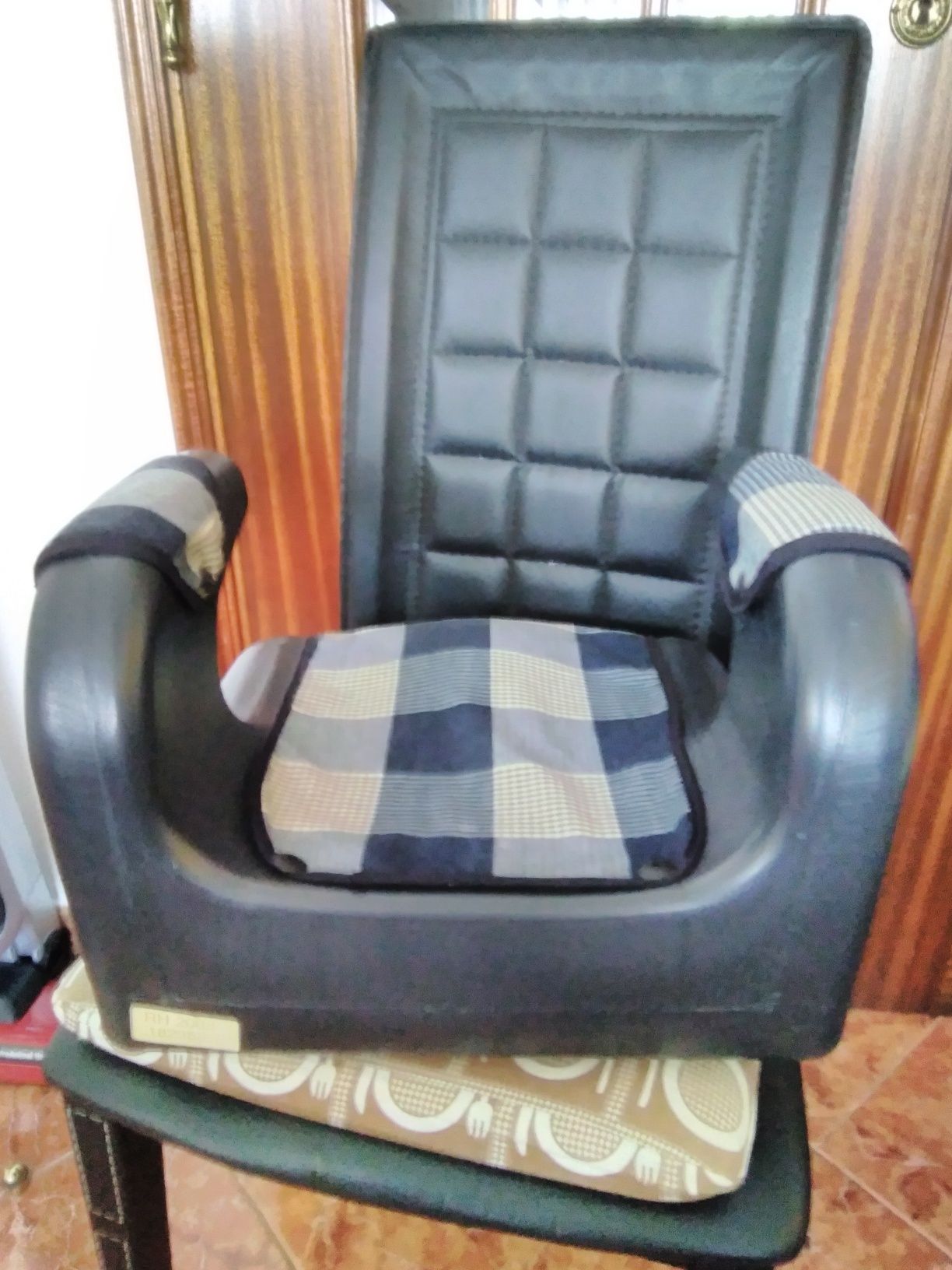 Banco elevatório cadeirinha, acento auto. 15-36Kg. Carro carrinha casa