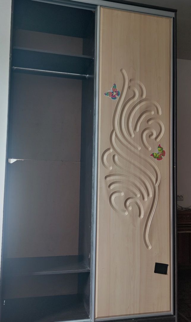 Продам шваф- купе