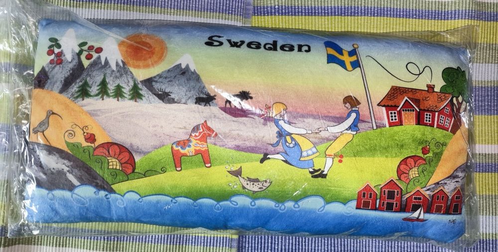 Cudowna Poduszka dekoracyjna pamiątka ze Szwecji śliczna nowa radosna