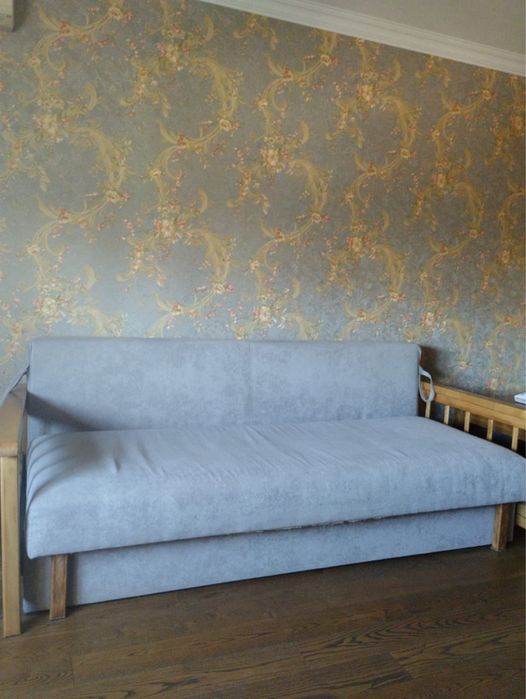 Диван сірий розкладний