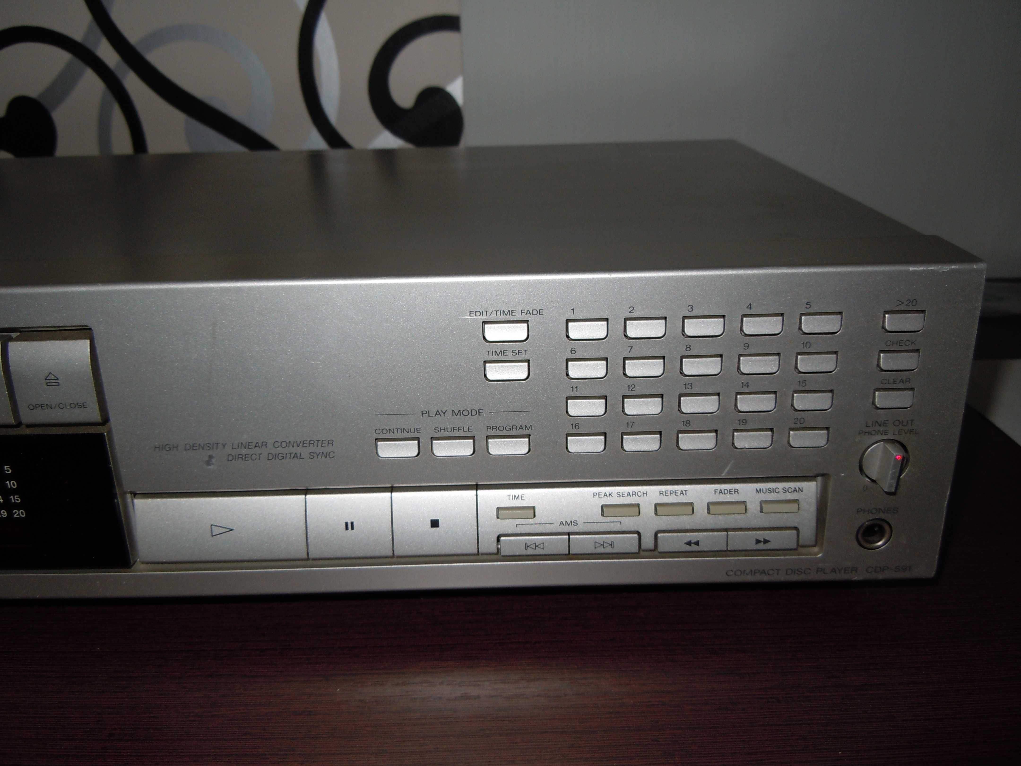 Продам проигрыватель компакт дисков Sony CDP-591.