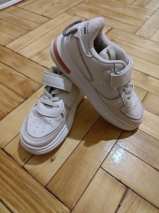 Дитячі Кросівки для дівчаток