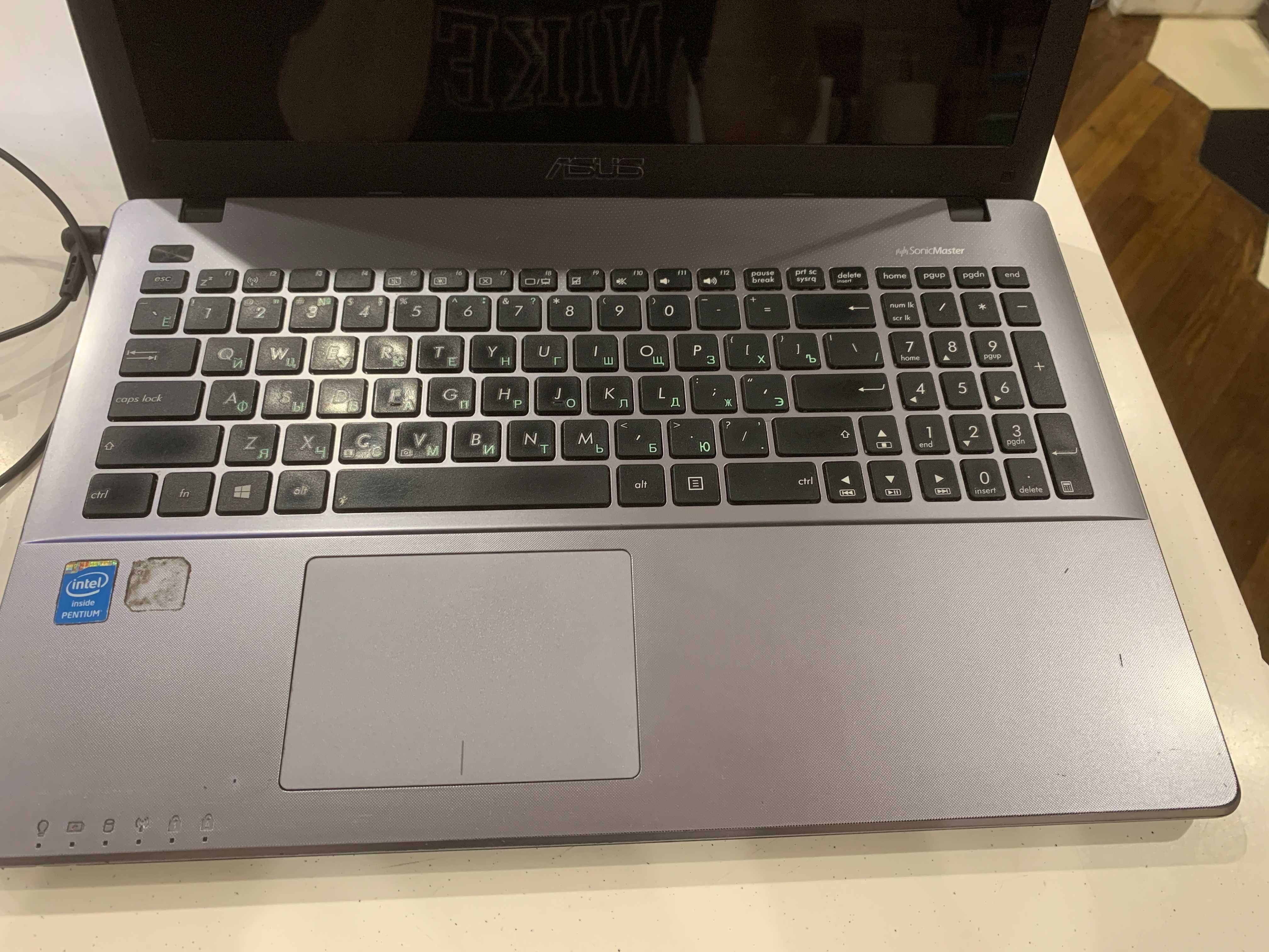 Ноутбук Asus X550C Б\У в хорошем состоянии