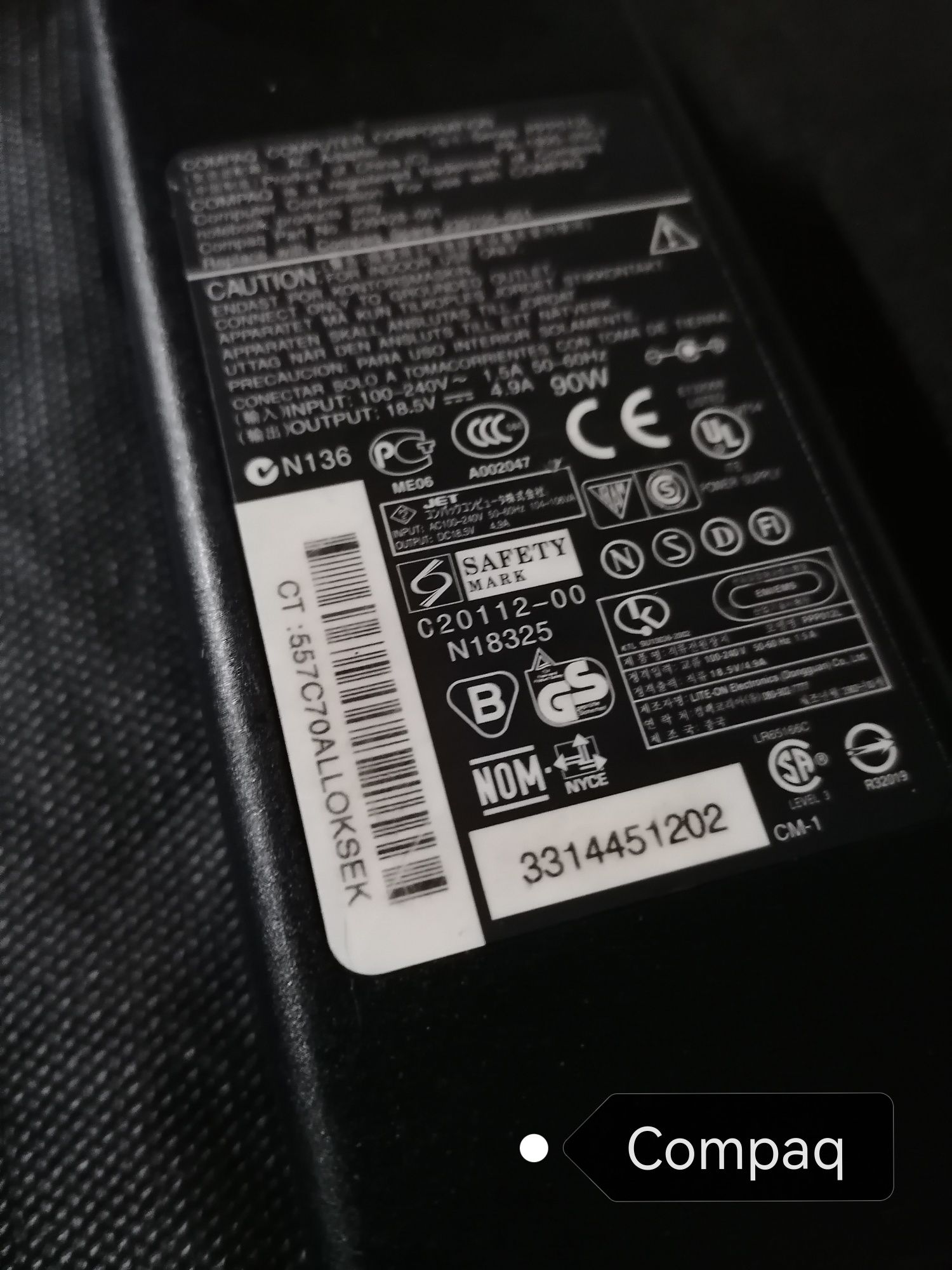 Compaq : Carregador