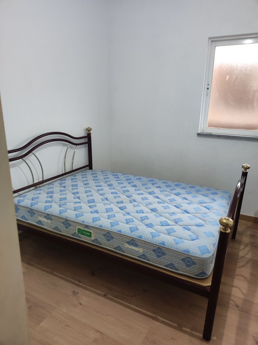 Cama de casal de Ferro