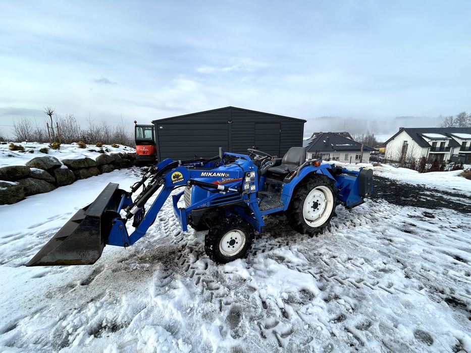 Minitraktor ISEKI SIAL 19 z ładowaczem czołowym, napęd 4x4, z sprzętem