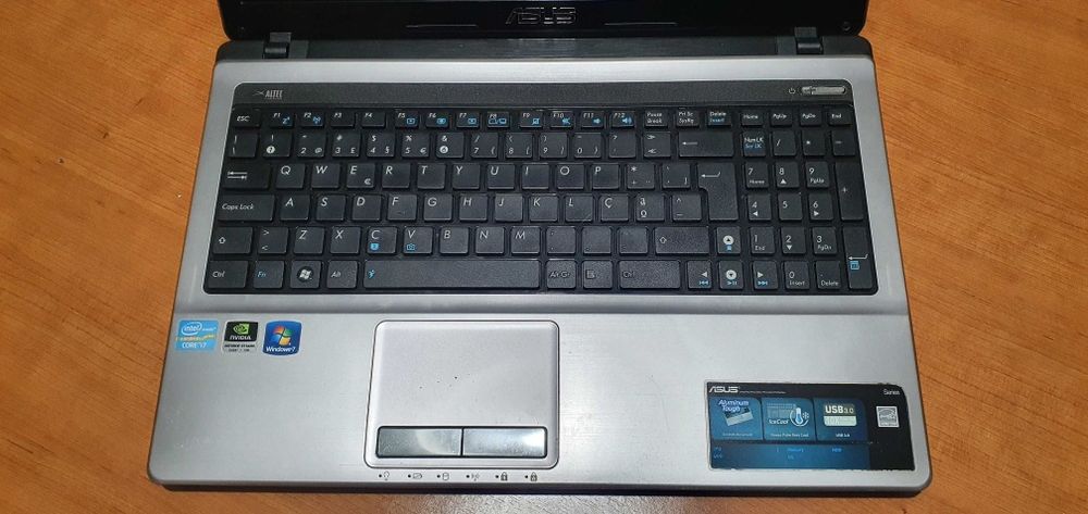 Portátil Asus K53S - Core i7 | 16GB RAM | SSD