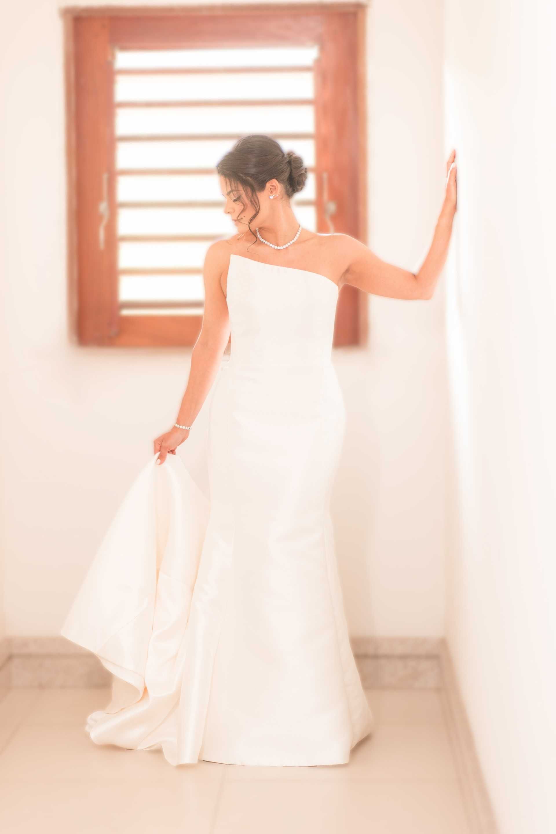 Elegante Vestido de Noiva Pronovias - Atemporal e Impecável