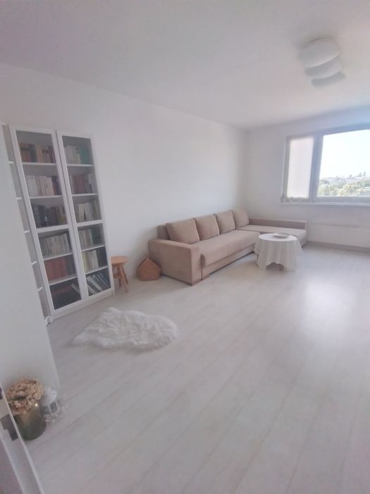 Продається Білосніжна і сонячна  кв-ра поблизу  Собору на Проспекті Св