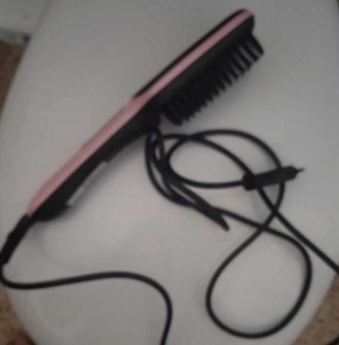 Escova alisadora de cabelos