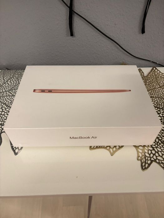 Apple MacBook Air 13” z M1 Chip – Gold – 2020