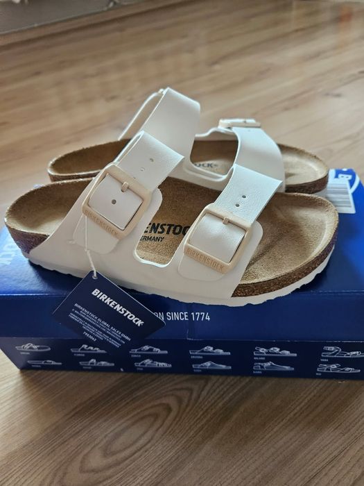 Klapki BIRKENSTOCK Arizona eggshell
Brak opinii