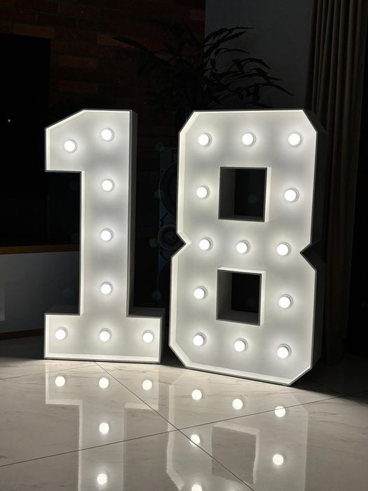 Cyfry LED 18 - podświetlane cyfry - napis 18 LED na imprezę/urodziny