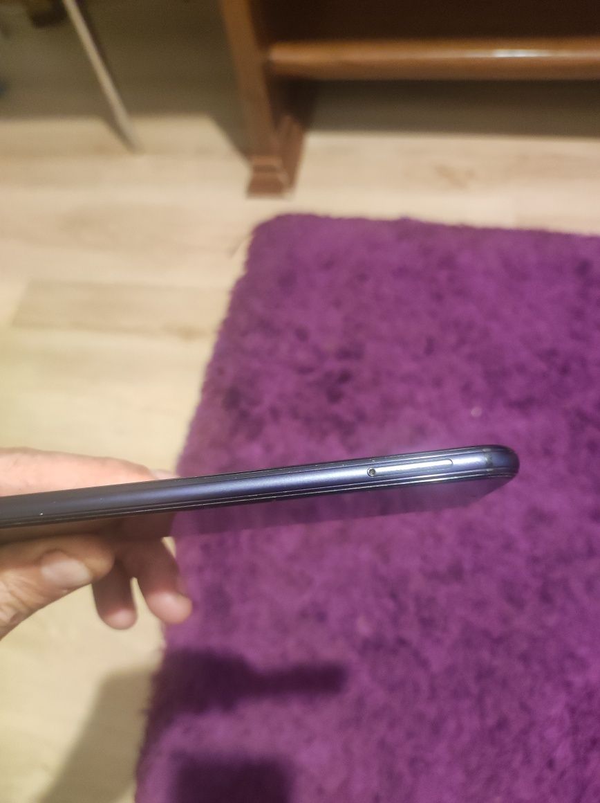 Продам телефон Huawei p20 lite
