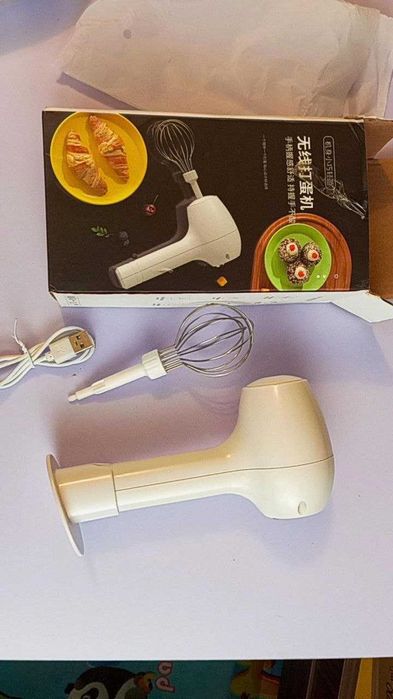 Портативний електричний бездротовий ручний міксер на акумуляторі USB