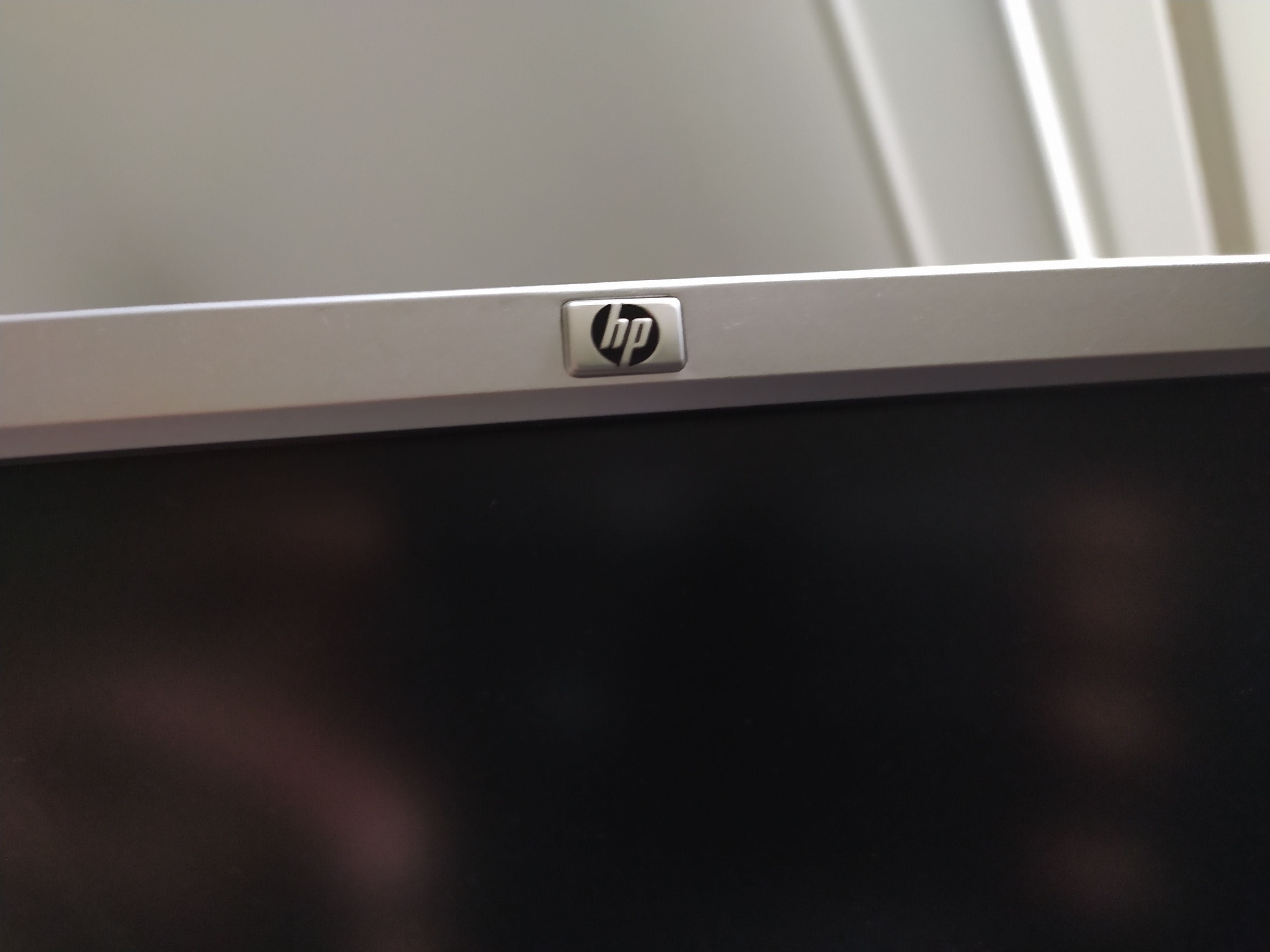 Monitor HP rotativo de 19 polegadas