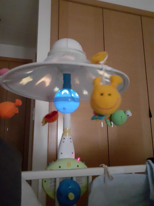 Mobile the first years como novo