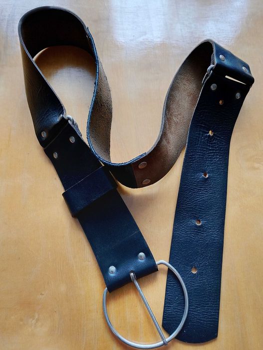 Moja garderoba. Czarny pas. Z bukatowej skóry. Szer. 6 cm.