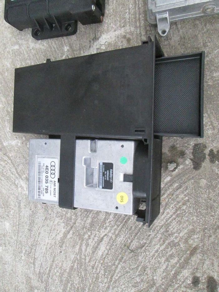 Блок интерфейс AMI 2G Audio 4E0035785 CD Changer MP3