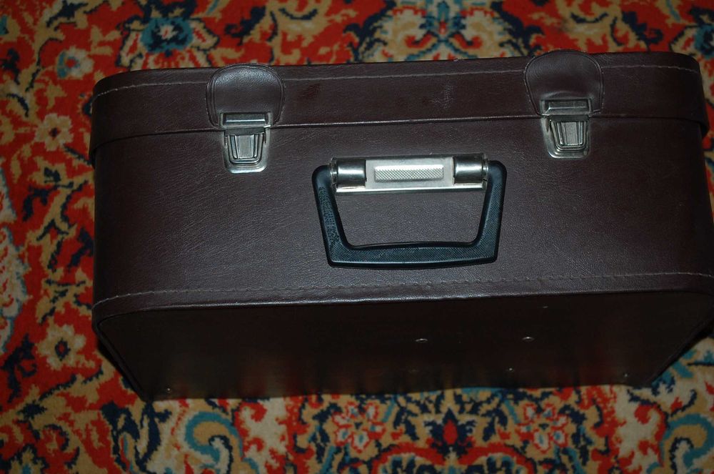 Нова швейна машинка з електроприводом Чайка 132М