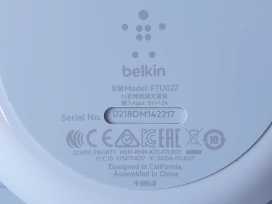 Беспровідна зарядка Belkin F7U027 + зарядне