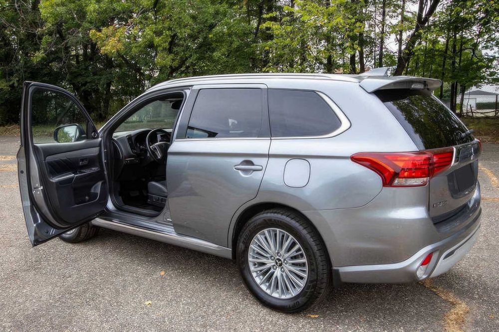 Mitsubishi Outlander PHEV SEL      2019
